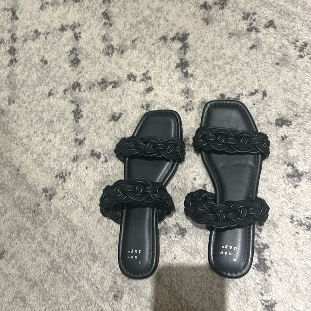 Sandals - Picture 2 of 3